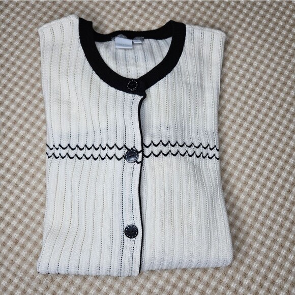 Bella Colori Creamy White Black Scallop Pattern Button Front Cardigan Sweater - Picture 3 of 12
